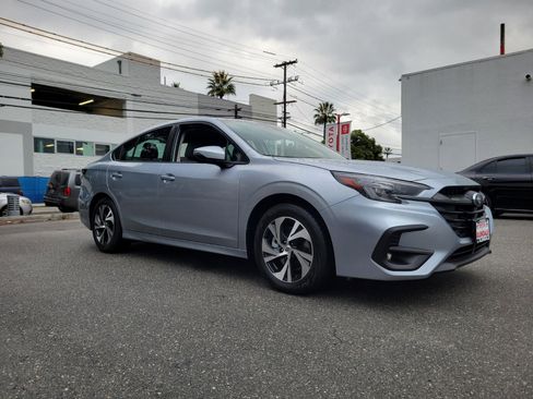 Used 2023 Subaru Legacy Premium image 3