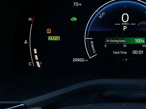 Used 2025 Toyota Camry SE image 38