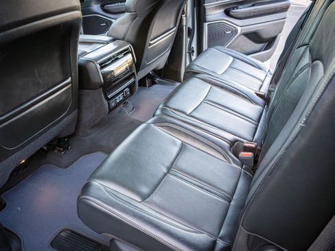 Used 2024 Jeep Wagoneer L Series II w/ Flexible Seating Group image 26