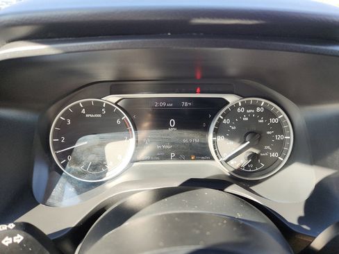 Used 2024 Nissan Rogue S image 17