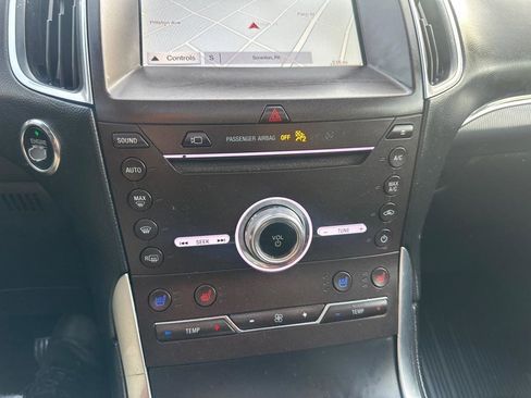 Used 2019 Ford Edge Titanium w/ Equipment Group 301A AWD/4WD image 34