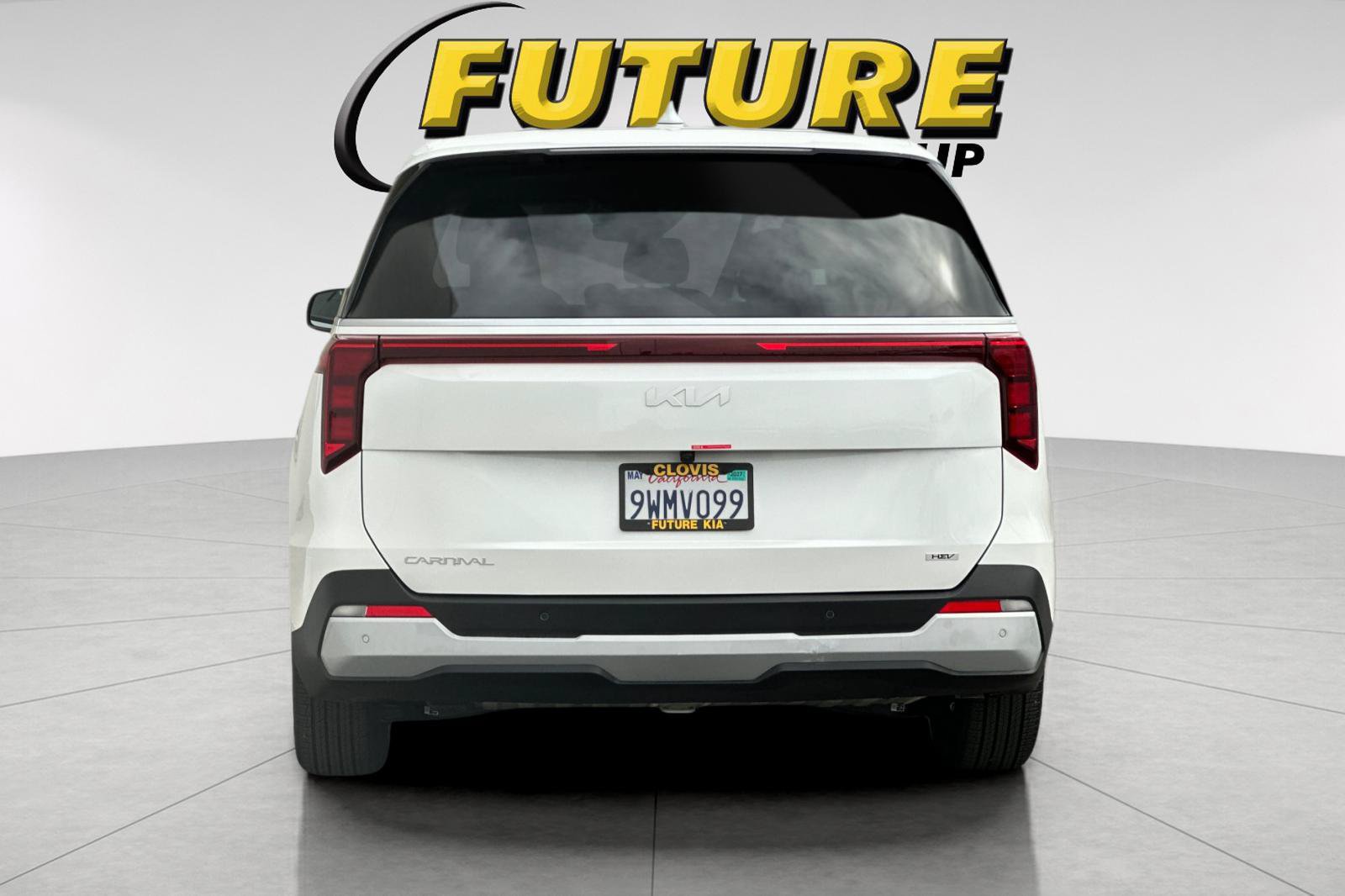 Used 2026 Kia Carnival LXS FWD image 5