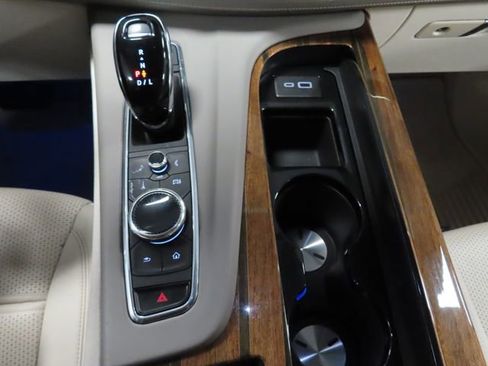 Certified 2023 Cadillac Escalade Premium Luxury Platinum image 23