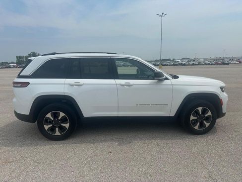 Used 2022 Jeep Grand Cherokee Limited 4xe w/ Luxury Tech Group II AWD/4WD image 2