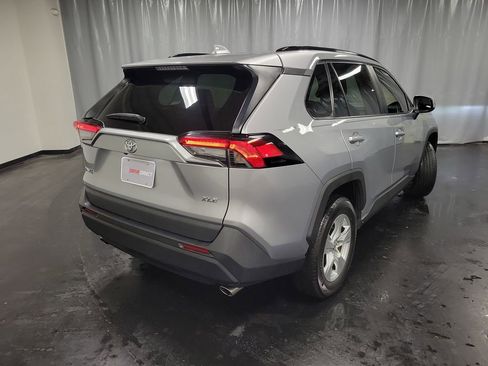 Used 2021 Toyota RAV4 XLE w/ Convenience Package image 8