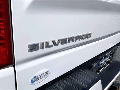 Used 2023 Chevrolet Silverado 1500 Custom RWD image 9
