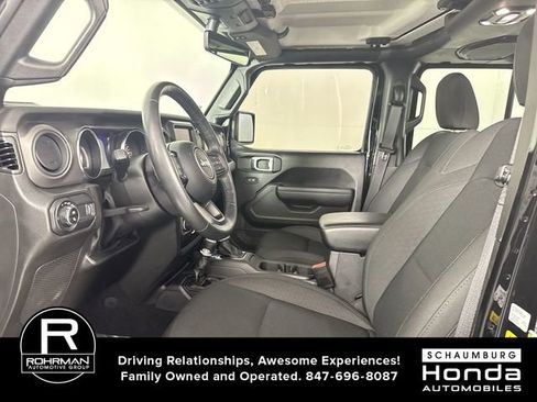 Used 2023 Jeep Gladiator Willys image 5