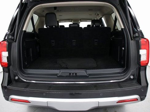 Used 2024 Ford Expedition Max XLT image 28