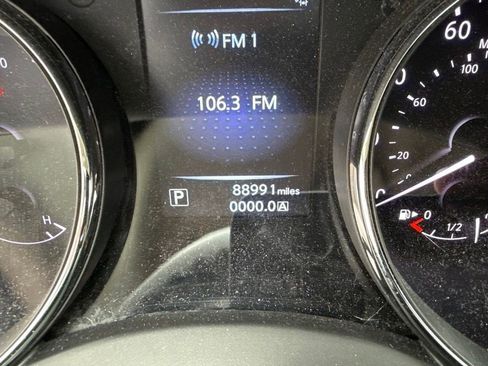 Used 2016 Nissan Rogue SV w/ SV Premium Package AWD/4WD image 13