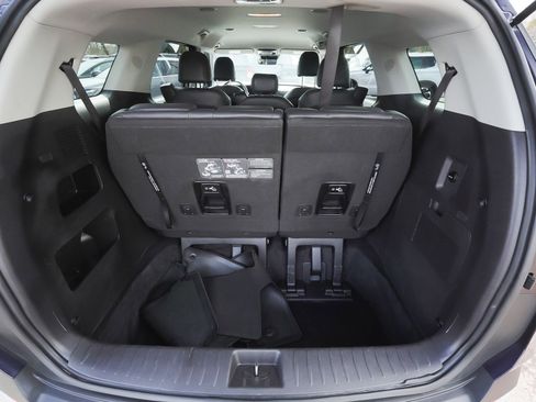 Used 2025 Kia Carnival image 59