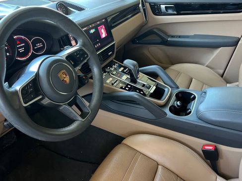 Used 2021 Porsche Cayenne Coupe AWD/4WD image 14