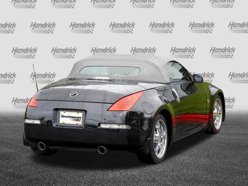 Used 2007 Nissan 350Z Touring RWD image 8