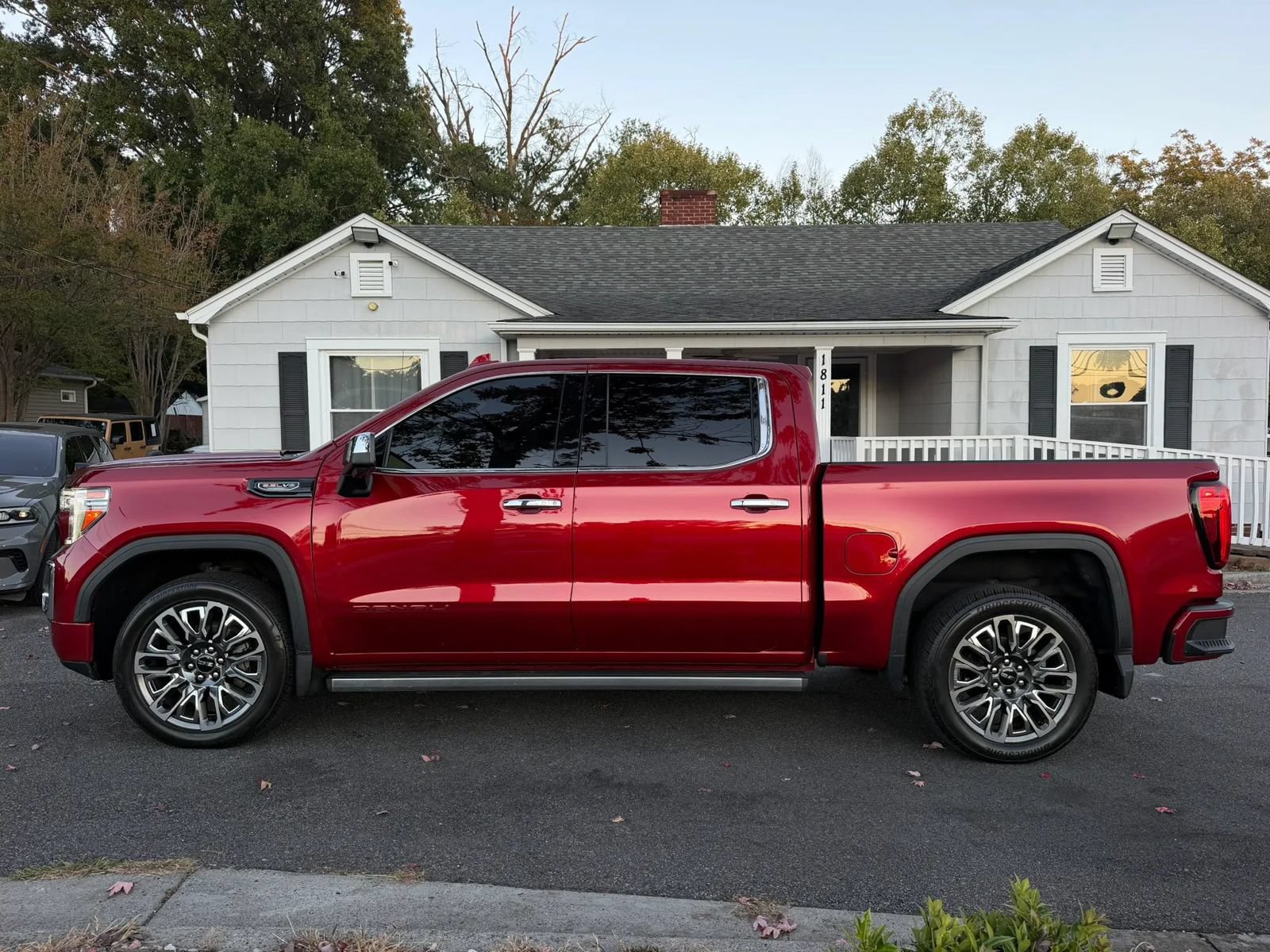 Used 2021 GMC Sierra 1500 Denali w/ Denali Ultimate Package AWD/4WD image 5