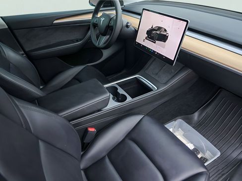 Used 2023 Tesla Model Y Performance AWD/4WD image 29