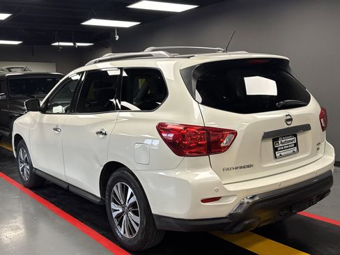 Used 2017 Nissan Pathfinder SL w/ SL Premium Package image 4