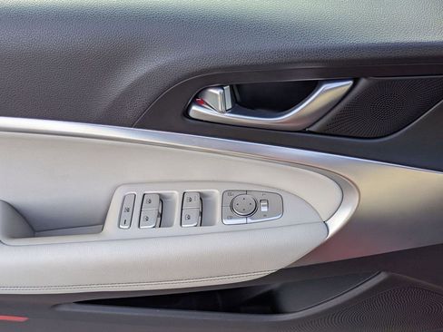 Used 2019 Genesis G70 2.0T Advanced image 5