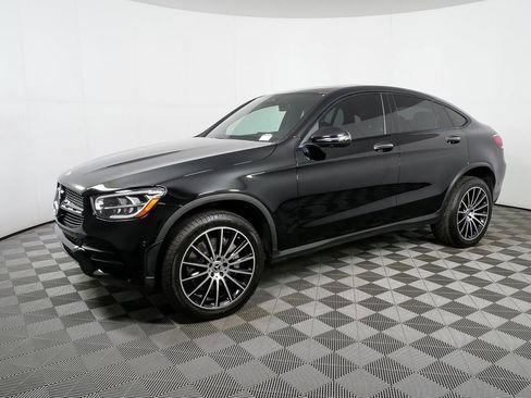 Used 2022 Mercedes-Benz GLC 300 4MATIC Coupe image 2