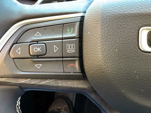 Used 2023 Jeep Grand Cherokee Limited w/ Black Appearance Package image 12