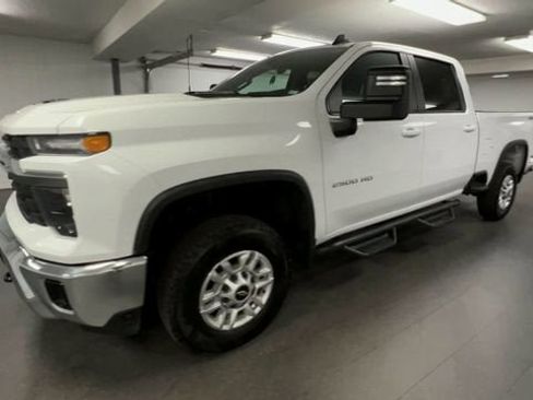 Certified 2024 Chevrolet Silverado 2500 LT w/ Convenience Package AWD/4WD image 4