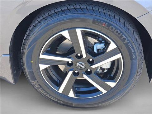Used 2025 Nissan Sentra SV w/ Trunk Package FWD image 25