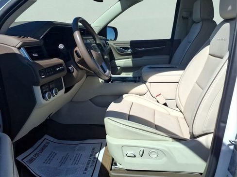 Used 2023 GMC Yukon Denali AWD/4WD image 18