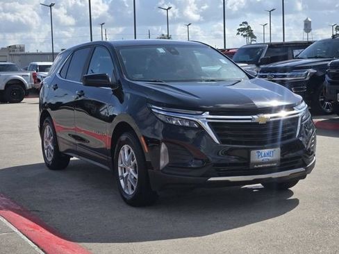 Used 2024 Chevrolet Equinox LT AWD/4WD image 3