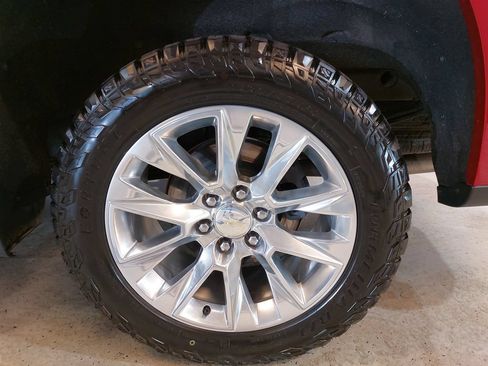 Used 2021 Chevrolet Silverado 1500 LTZ w/ LTZ Convenience Package II AWD/4WD image 35