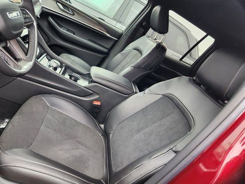 New 2026 Jeep Grand Cherokee Laredo image 12