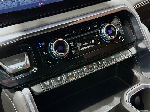 Used 2024 GMC Sierra 2500 Denali Ultimate image 16