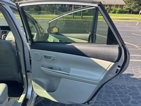 Used 2013 Toyota Prius V Five FWD image 23