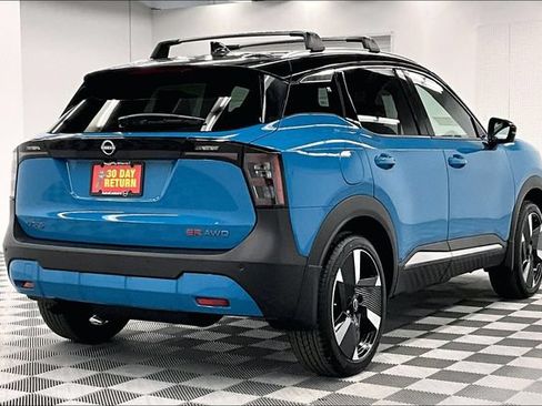 New 2025 Nissan Kicks SR w/ SR Premium Package AWD/4WD image 17