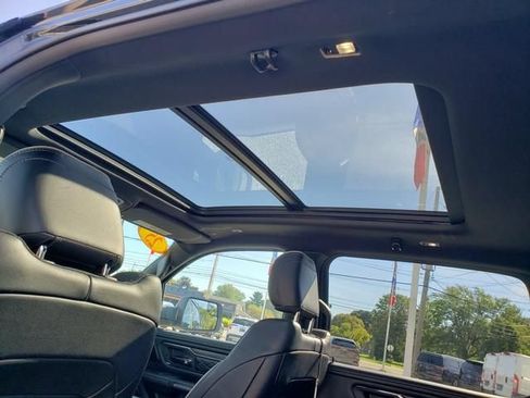 Used 2025 RAM 1500 Limited AWD/4WD image 14
