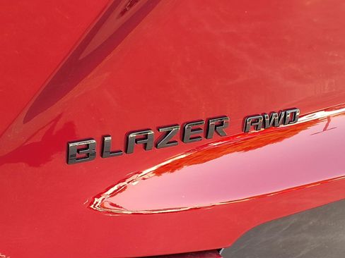 Used 2020 Chevrolet Blazer RS AWD/4WD image 2