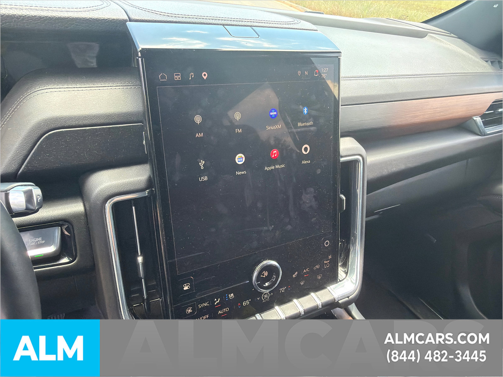 Used 2025 GMC Yukon Denali AWD/4WD image 32