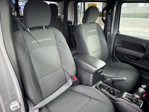 Certified 2020 Jeep Gladiator Overland image 31