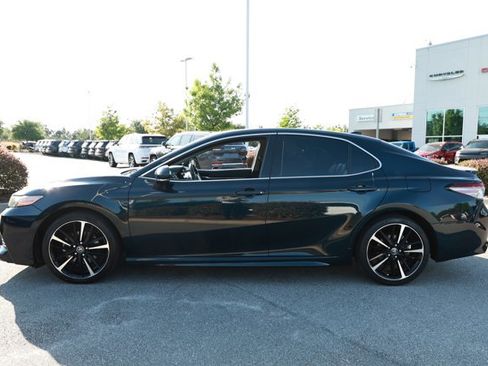 Used 2019 Toyota Camry XSE FWD image 9