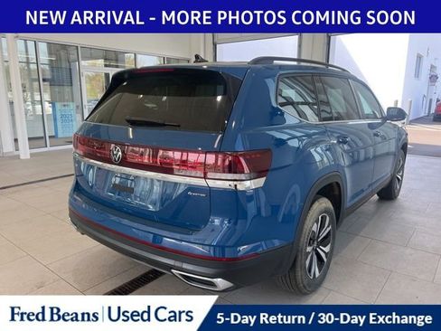 Used 2025 Volkswagen Atlas SE image 4