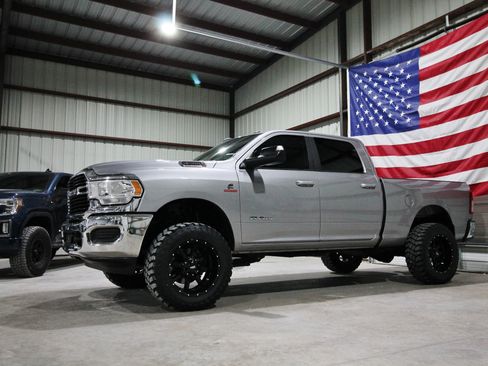 Used 2020 RAM 2500 Big Horn AWD/4WD image 4