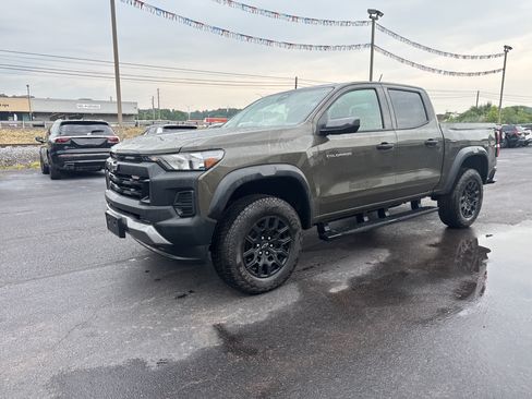 Used 2025 Chevrolet Colorado Trail Boss AWD/4WD image 8