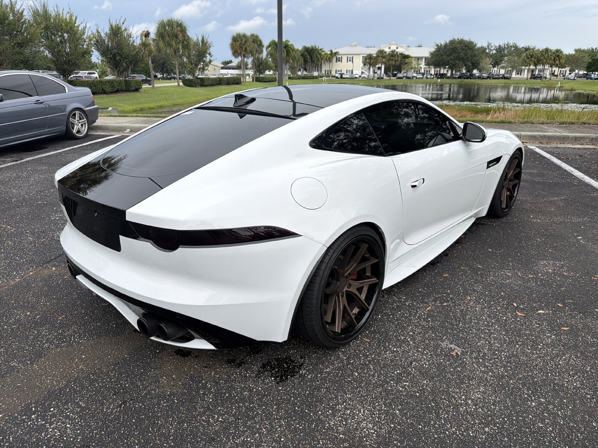Used 2016 Jaguar F-TYPE R AWD/4WD image 4