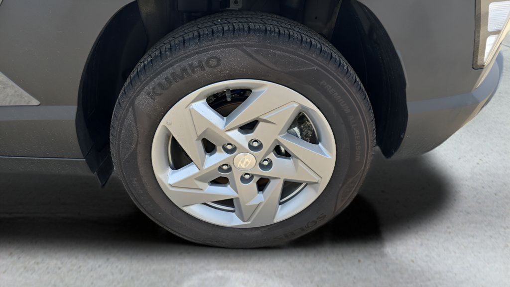 Used 2026 Hyundai Kona SE FWD image 28