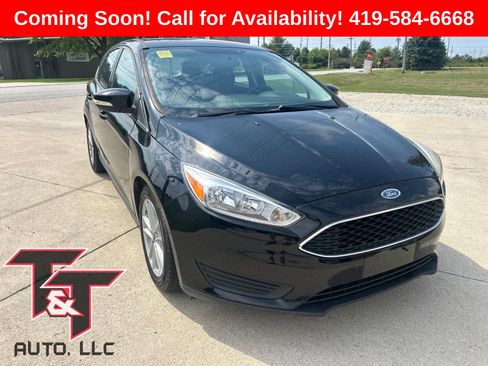 Used 2018 Ford Focus SE w/ Cold Weather Package FWD image 1