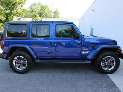 Used 2018 Jeep Wrangler Unlimited Sahara w/ LED Lighting Group AWD/4WD image 30