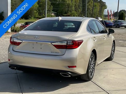 Used 2017 Lexus ES 350 w/ Luxury Package FWD image 7