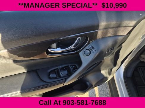 Used 2018 Nissan Rogue SV w/ Sun & Sound Touring Package image 26