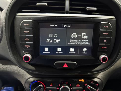 Used 2020 Kia Soul LX image 28