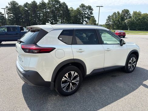 Used 2023 Nissan Rogue SV w/ SV Premium B Package FWD image 10