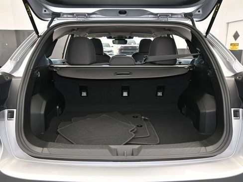 Used 2024 Subaru Crosstrek 2.0i Premium image 34