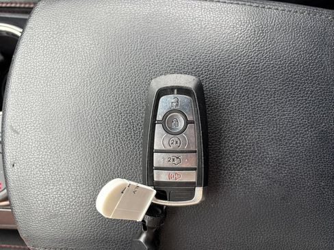 Used 2018 Ford Explorer XLT w/ XLT Appearance Package AWD/4WD image 44