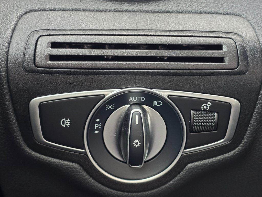 Used 2022 Mercedes-Benz C 300 Coupe image 33